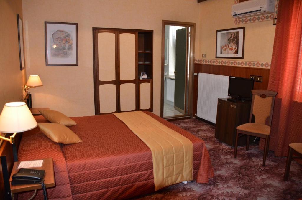 Hotel Milano Trieste Camera foto