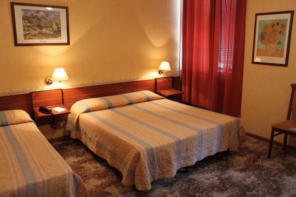 Hotel Milano Trieste Esterno foto